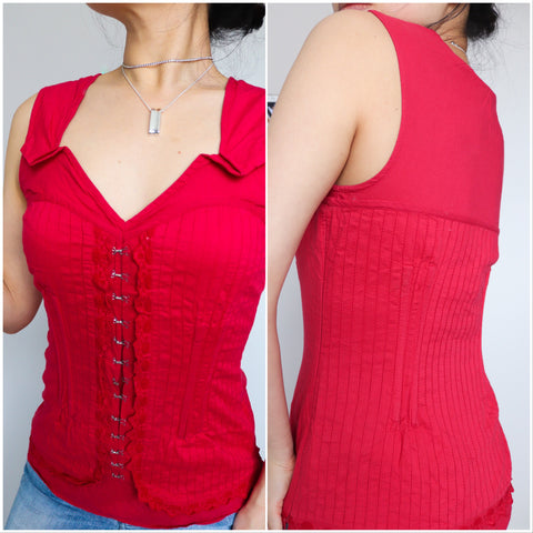 90S 00 Y2K VINTAGE COLLAR PLEAT STYLE NECKLINE RED BROIDERY LACE TRIM VICTORIAN CORSET DETAILS  COTTON  VEST TOP