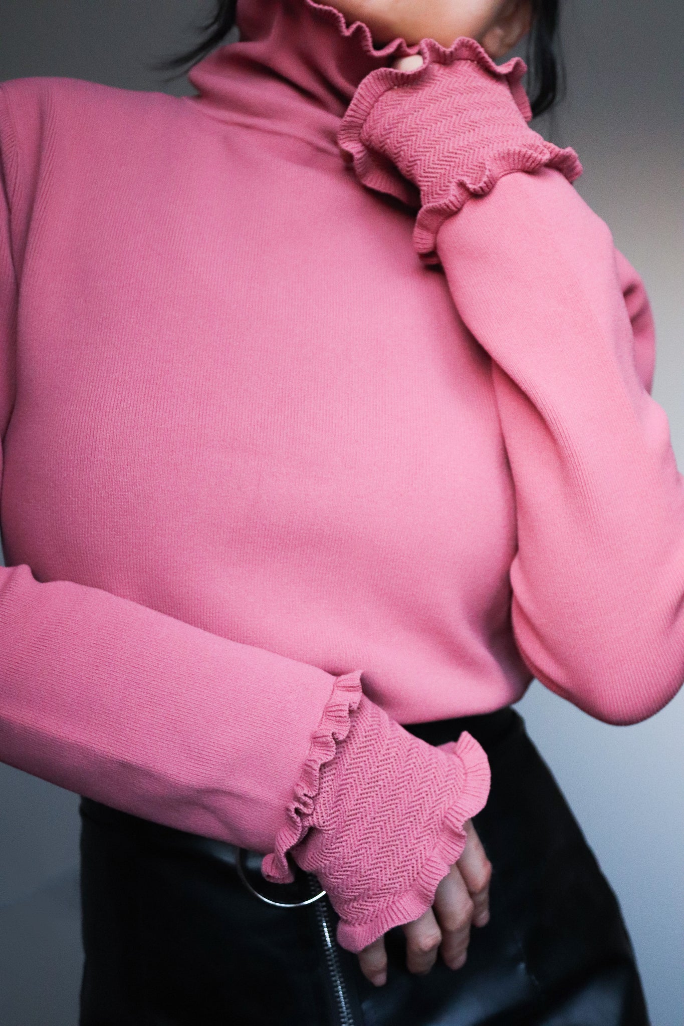 90s CLUB MONACO PINK RUFFLE TURTLE HIGH NECK JUMPER KNIT SWEATER