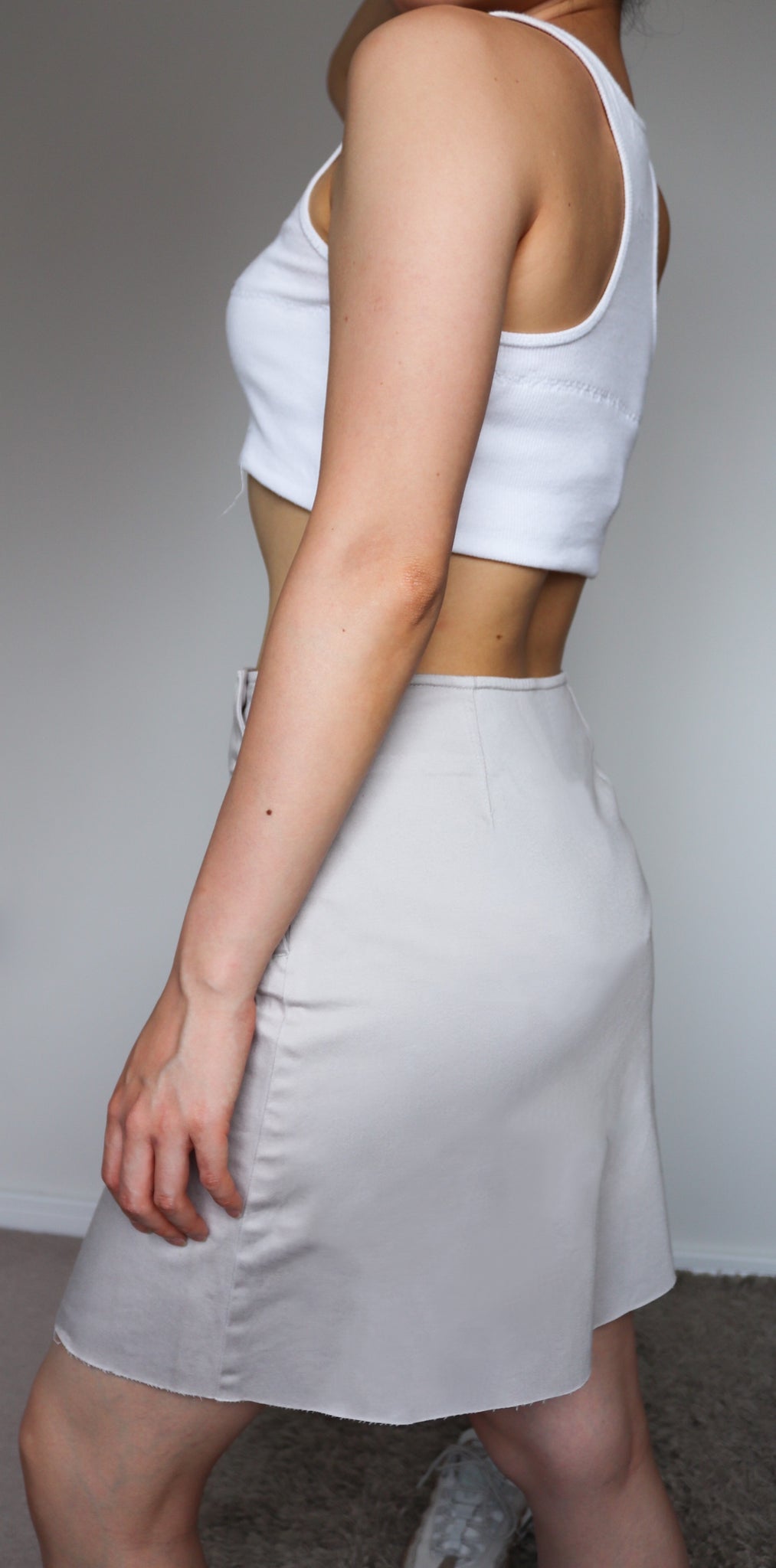 90s Y2K 2000s WHITE STITCHING BOOB SHORT STRETCHY CROP VEST TOP