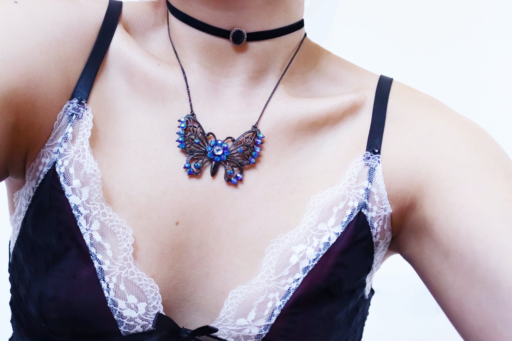 90s VINTAGE GOTHIC BOHO TRIBAL BLUE DIAMANTÉ BUTTERFLY DEEP GREY SHORT NECKLACE