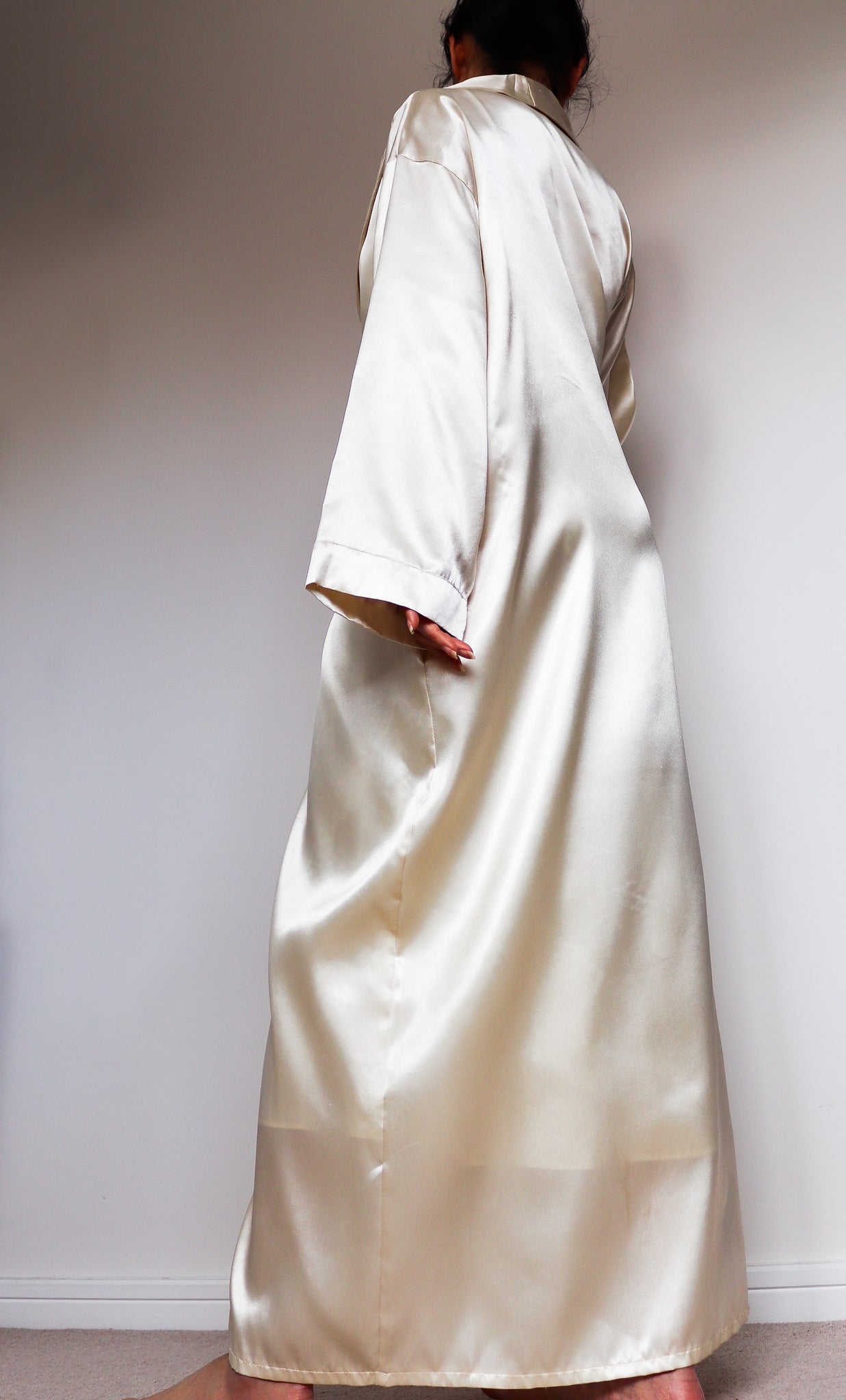 VINTAGE CREAM CHAMPAGNE SATIN LONG JACKET ROBE