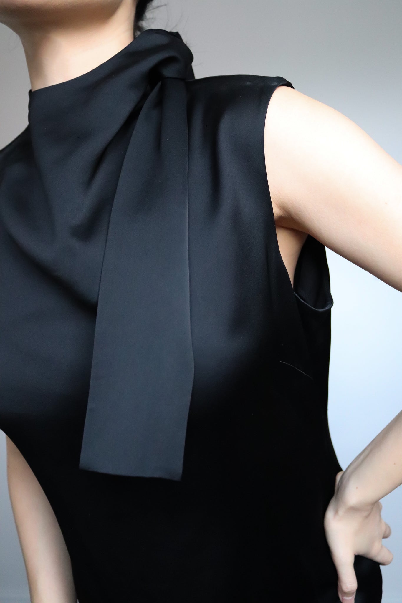 VINTAGE CLASSIC ELEGANT FRENCH CONNECTION BLACK FORMAL SILK BLENDED  SLEEVELESS SIMPLE DRESS