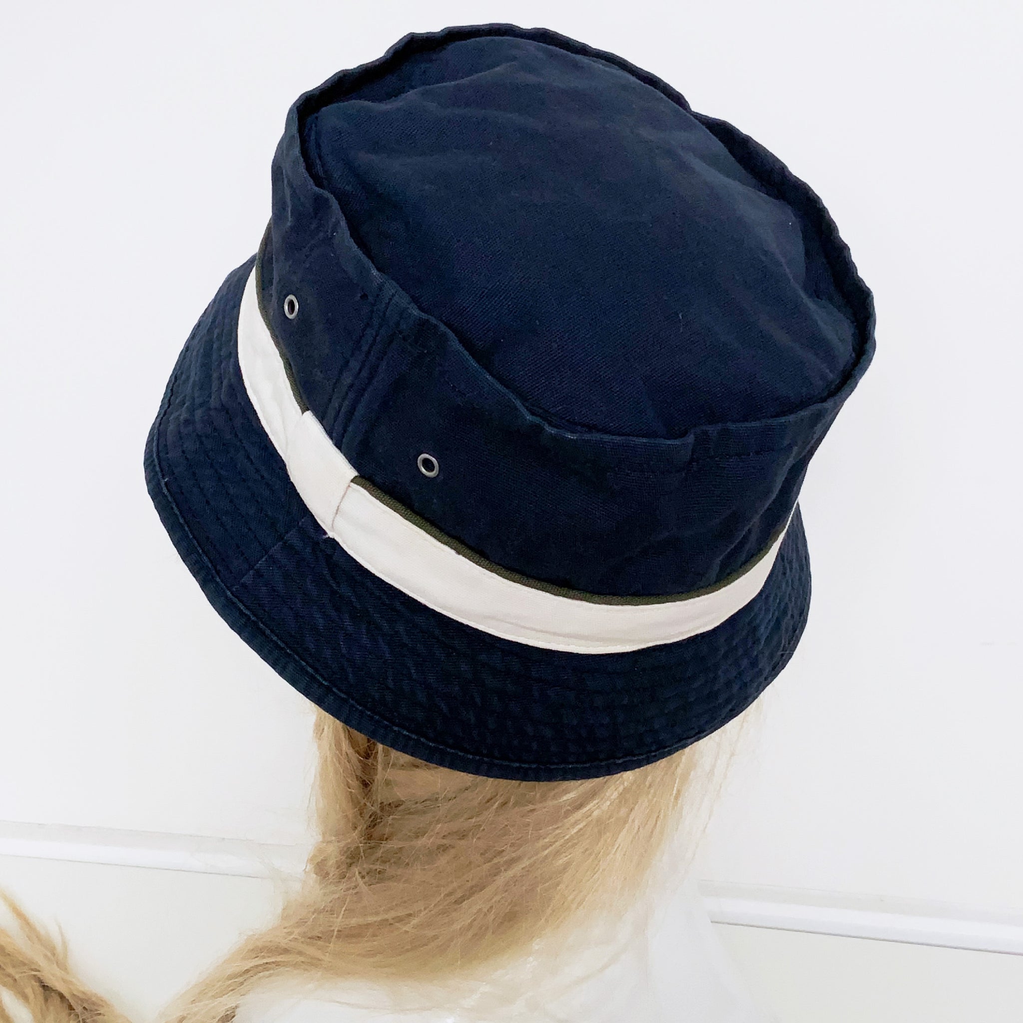 00s Y2K 90s VINTAGE UNISEX BLUE NAVY GAP BUCKET HAT