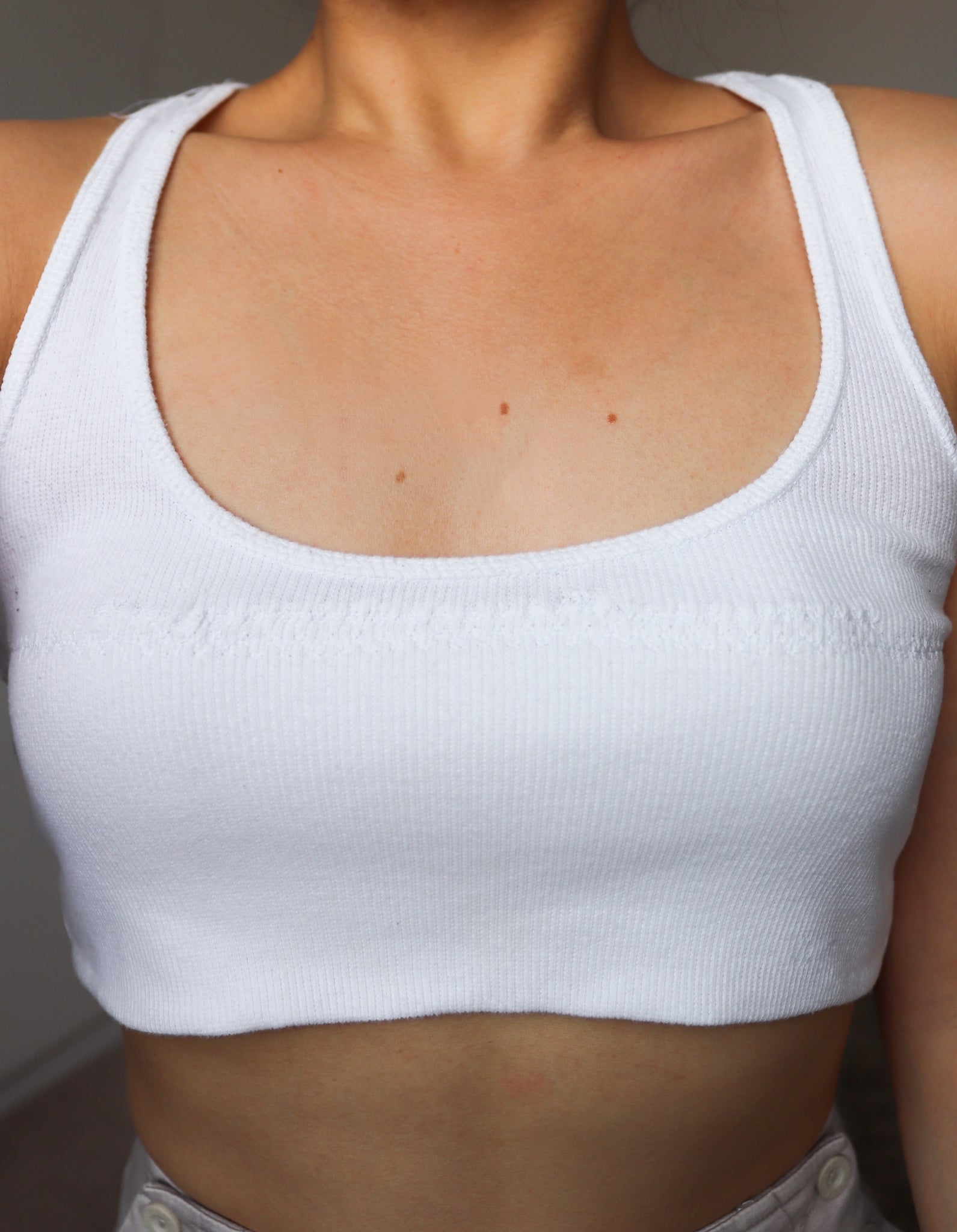 90s Y2K 2000s WHITE STITCHING BOOB SHORT STRETCHY CROP VEST TOP