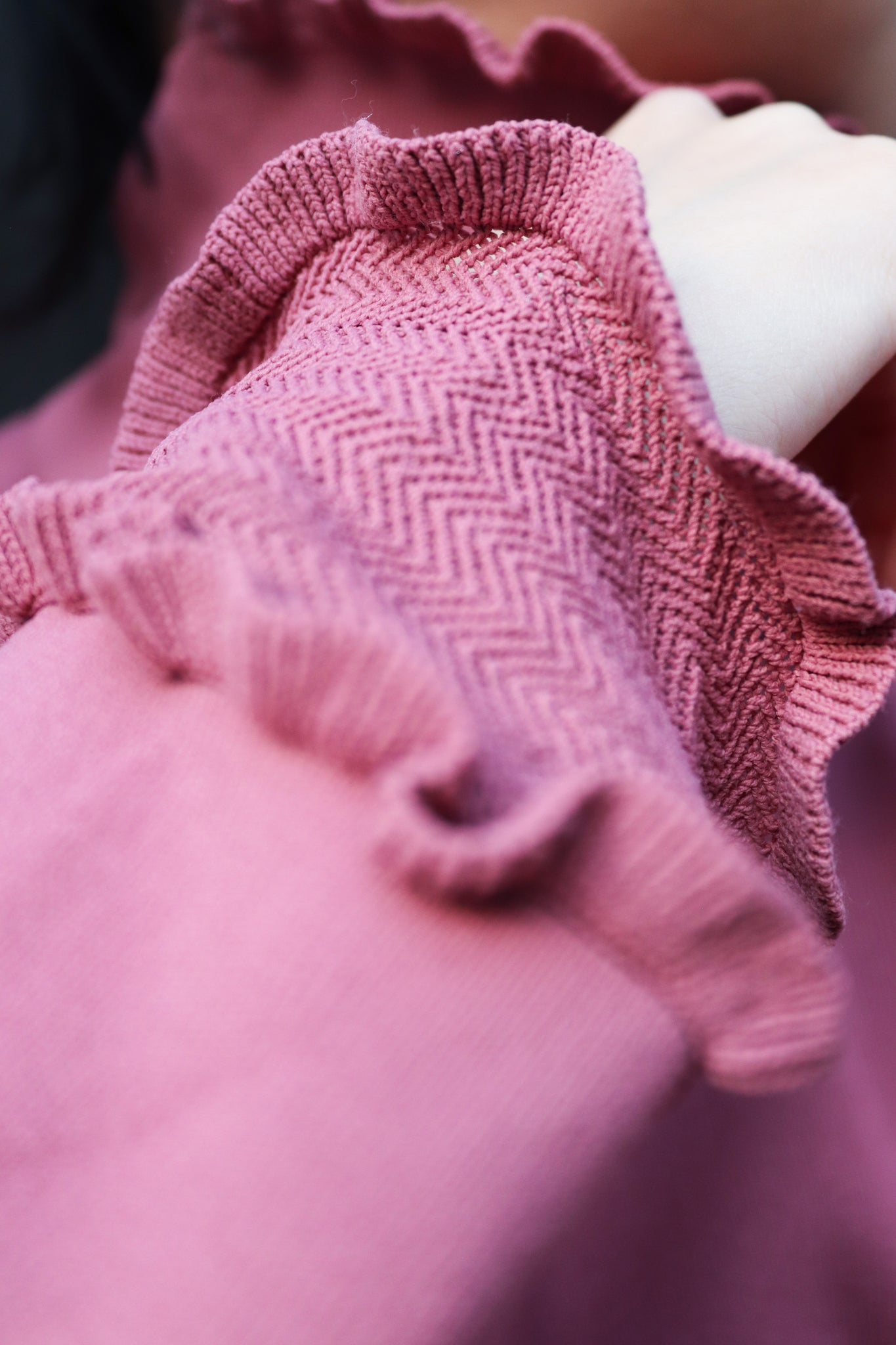 90s CLUB MONACO PINK RUFFLE TURTLE HIGH NECK JUMPER KNIT SWEATER