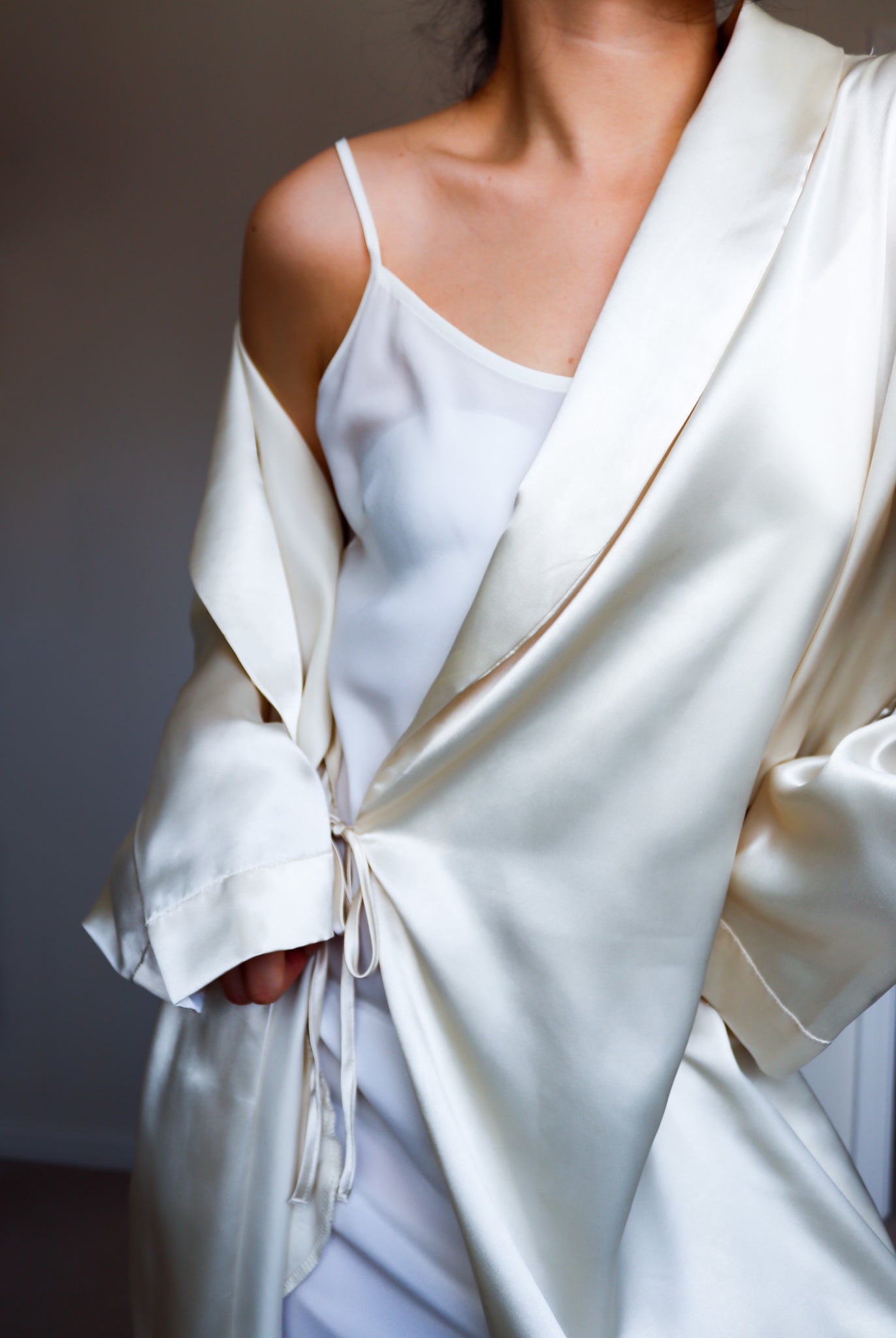 VINTAGE CREAM CHAMPAGNE SATIN LONG JACKET ROBE