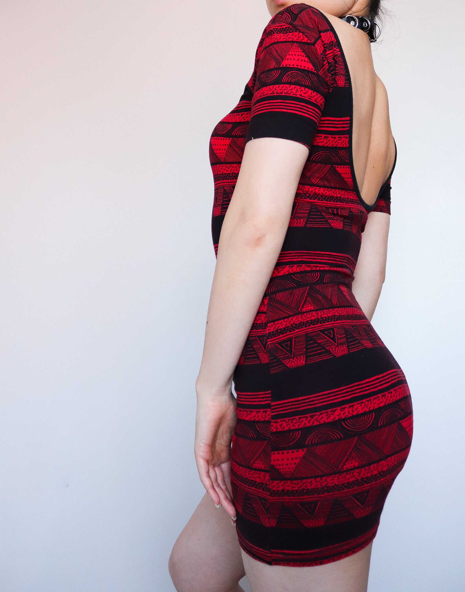 90S RED BLACK SHORT SLEEVES SCOOP BACK NECK STRETCHY DRESS