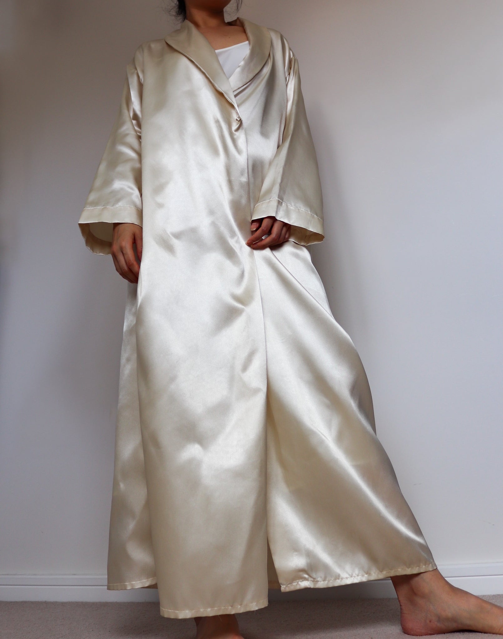 VINTAGE CREAM CHAMPAGNE SATIN LONG JACKET ROBE