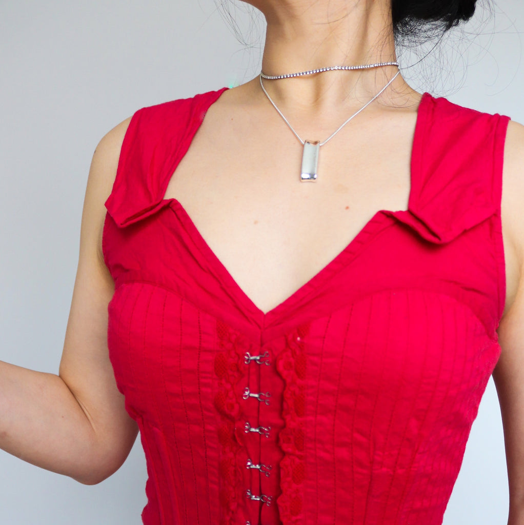 90S 00 Y2K VINTAGE COLLAR PLEAT STYLE NECKLINE RED BROIDERY LACE TRIM VICTORIAN CORSET DETAILS  COTTON  VEST TOP