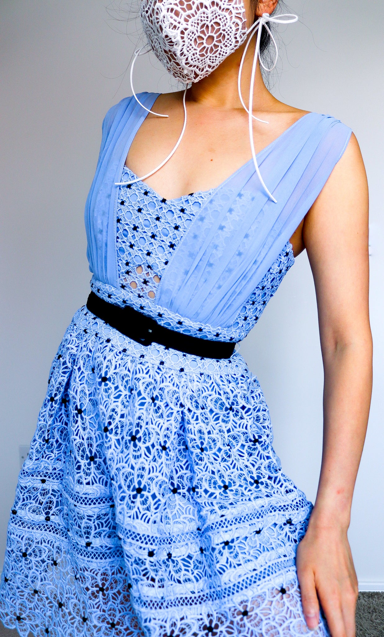 BLUE FLORAL LACE DRESS WITH BLACK BELT