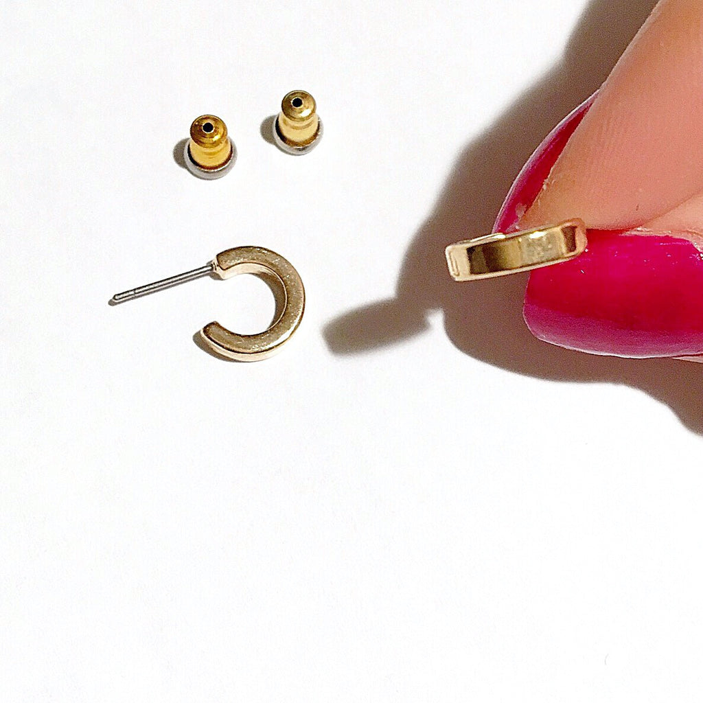 GOLD SMALL OPEN HOOP STUDS