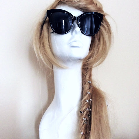 CLASSIC BLACK FRAME SUNGLASSES