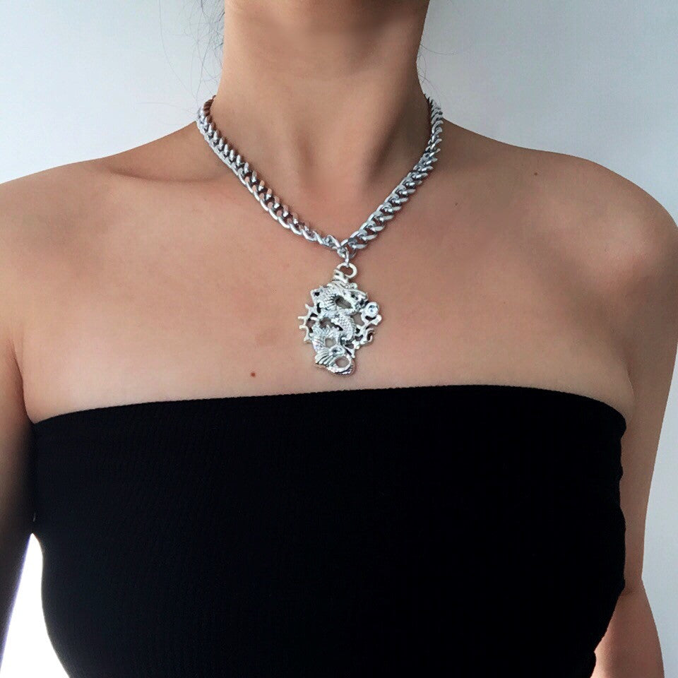 BOLD CHAIN DRAGON CHOKER