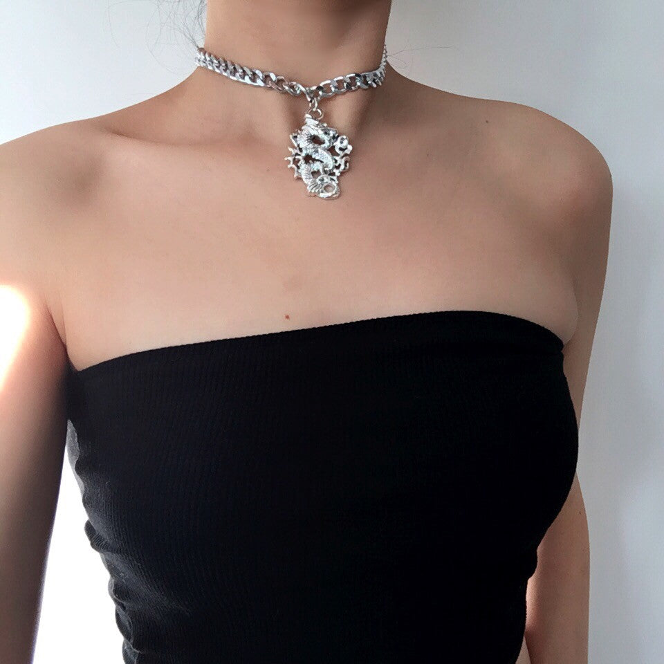 BOLD CHAIN DRAGON CHOKER