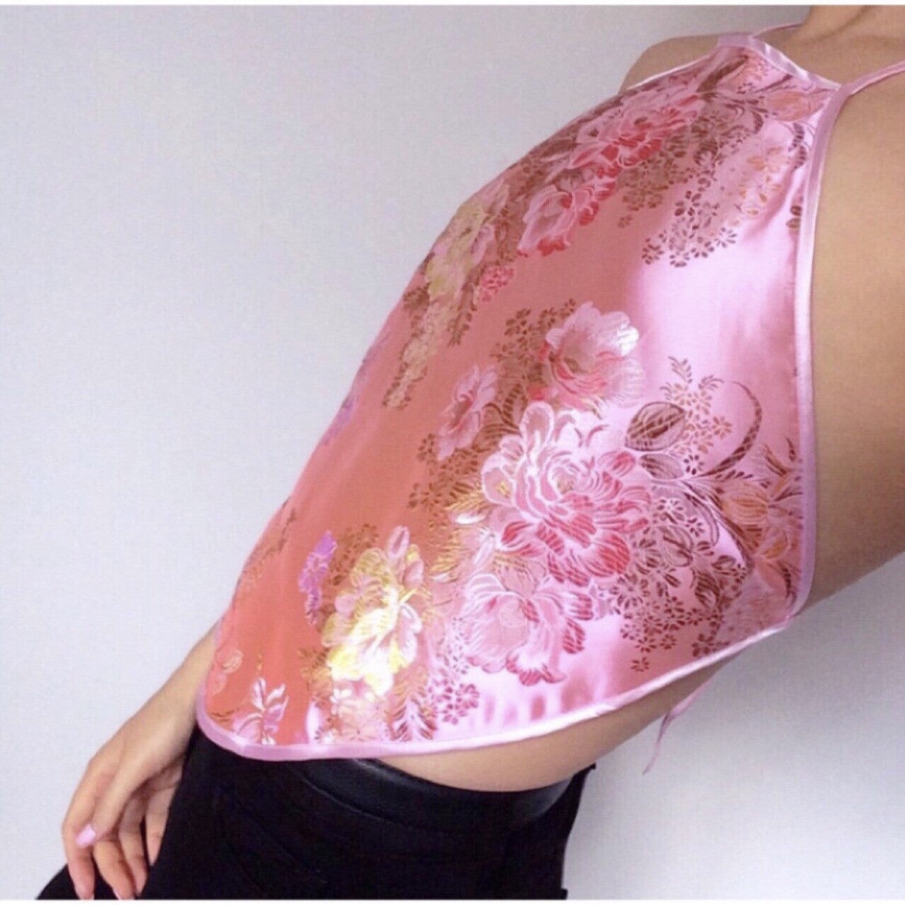 TREE PEONY SILKY TOP