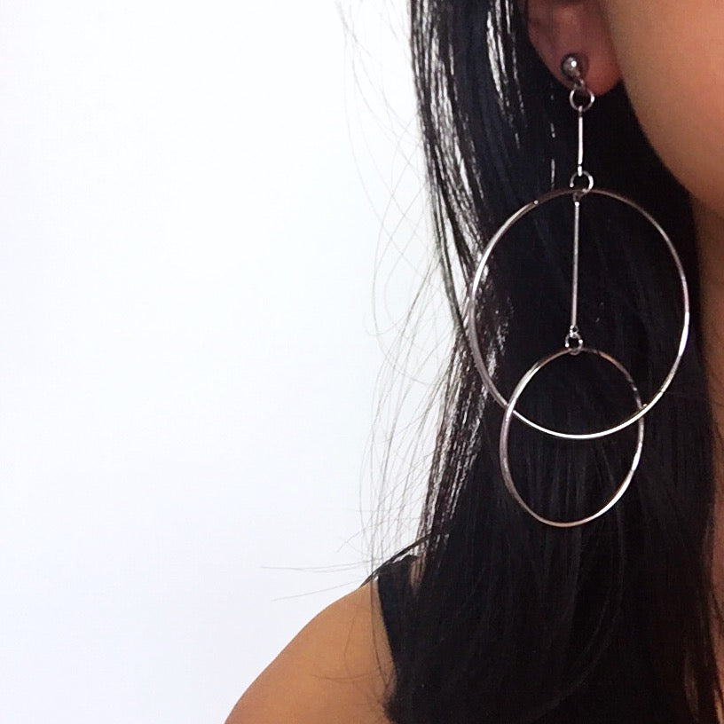 TWO CIRCLE LONG PENDANT EARRINGS