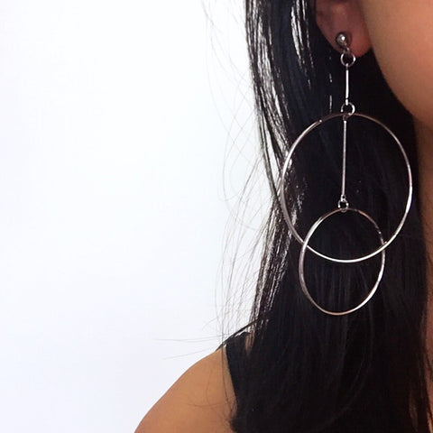 TWO CIRCLE LONG PENDANT EARRINGS