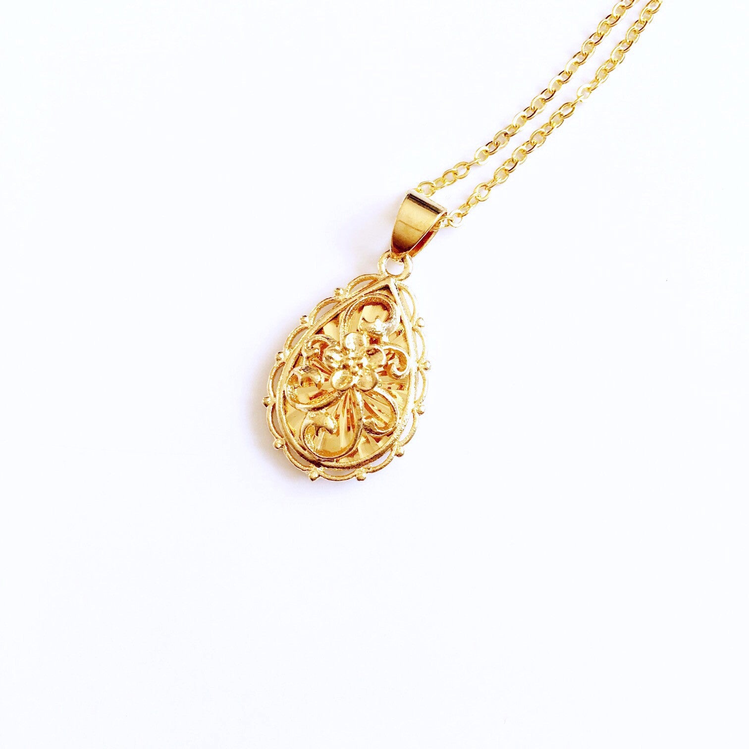 FLORAL DROPLET PENDANT NECKLACE