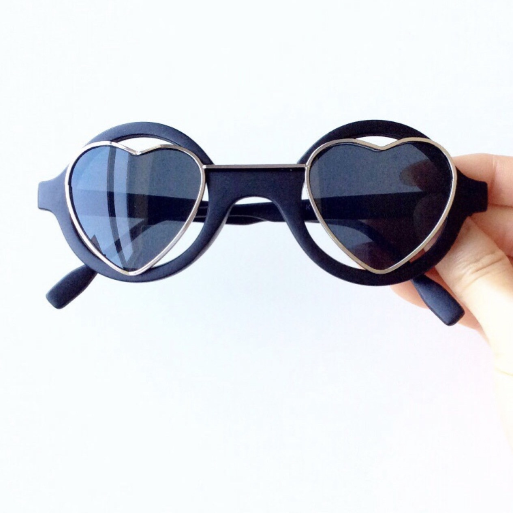POPPING HEART VINTAGE SUNGLASSES
