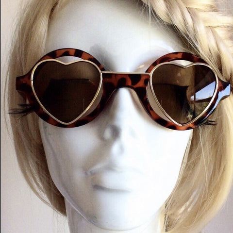 POPPING HEART VINTAGE SUNGLASSES