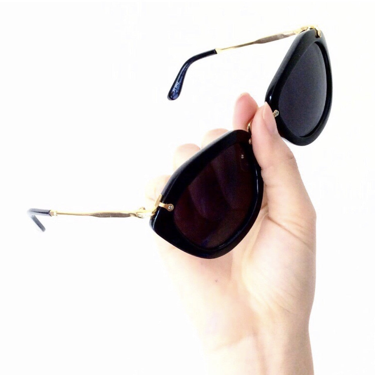 VINTAGE BLACK FRAME CATEYE SUNGLASSES