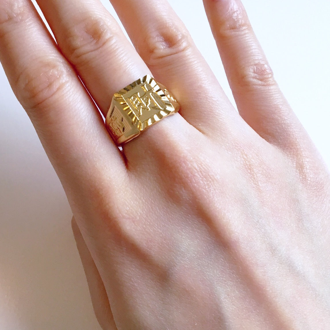 UNISEX CHAI' CHARACTER RING