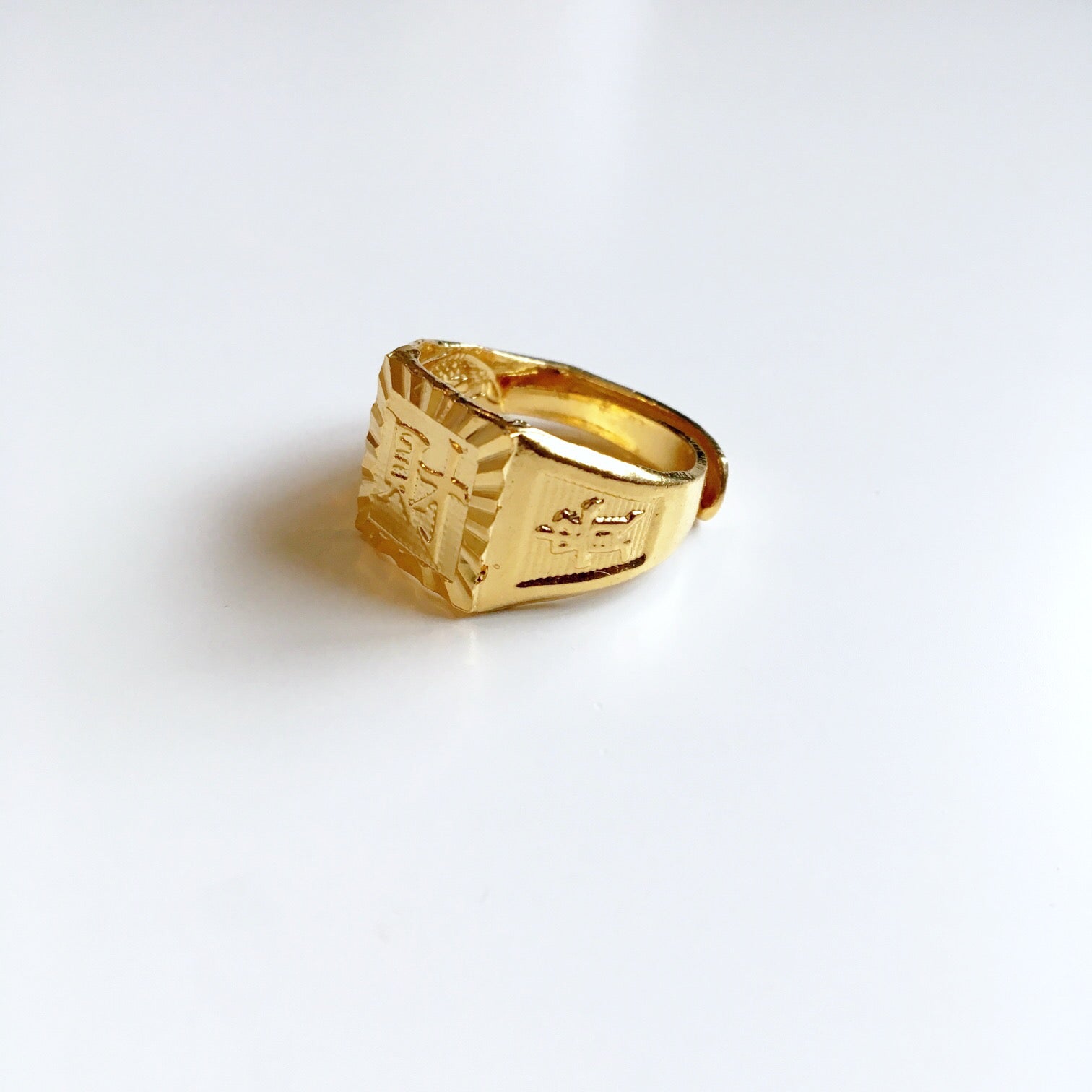UNISEX CHAI' CHARACTER RING