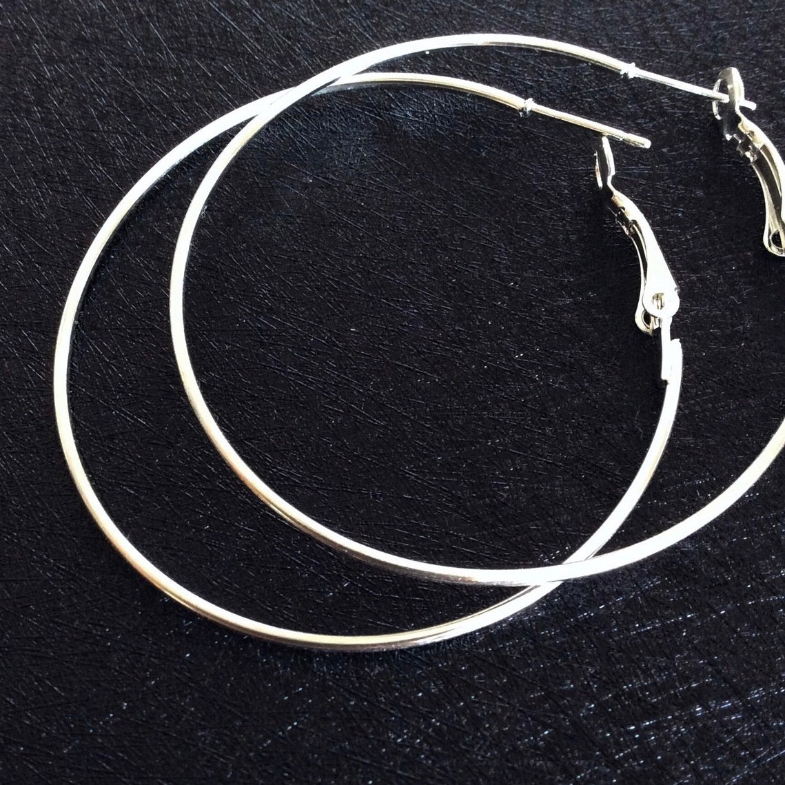 THIN HOOP EARRINGS