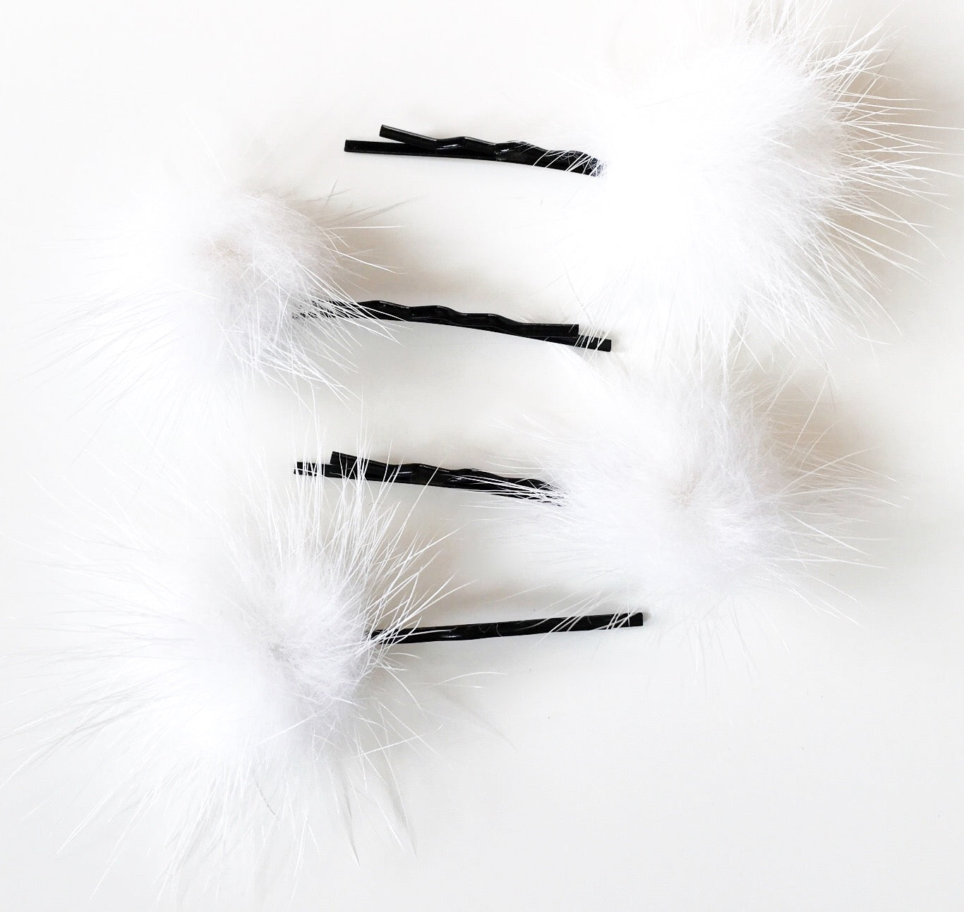 POM POM FESTIVAL HAIR CLIPS SET
