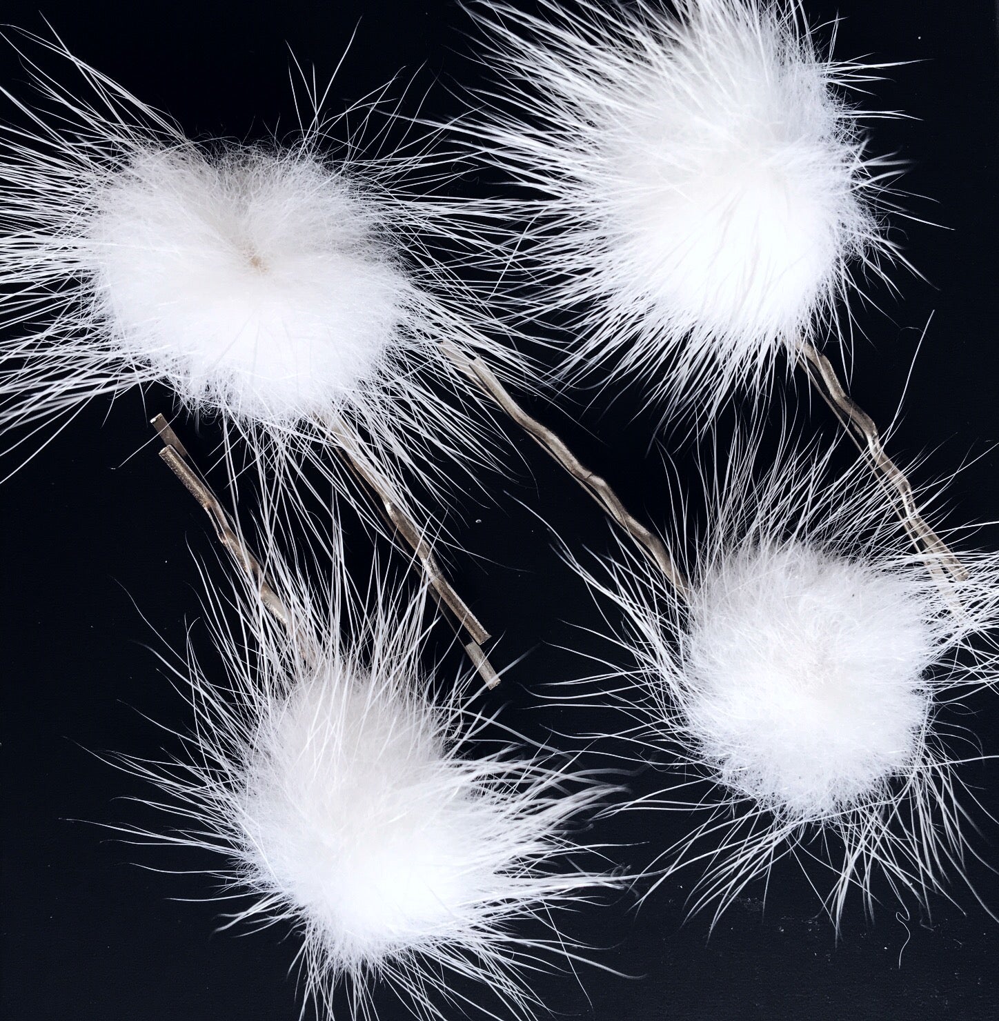 POM POM FESTIVAL HAIR CLIPS SET