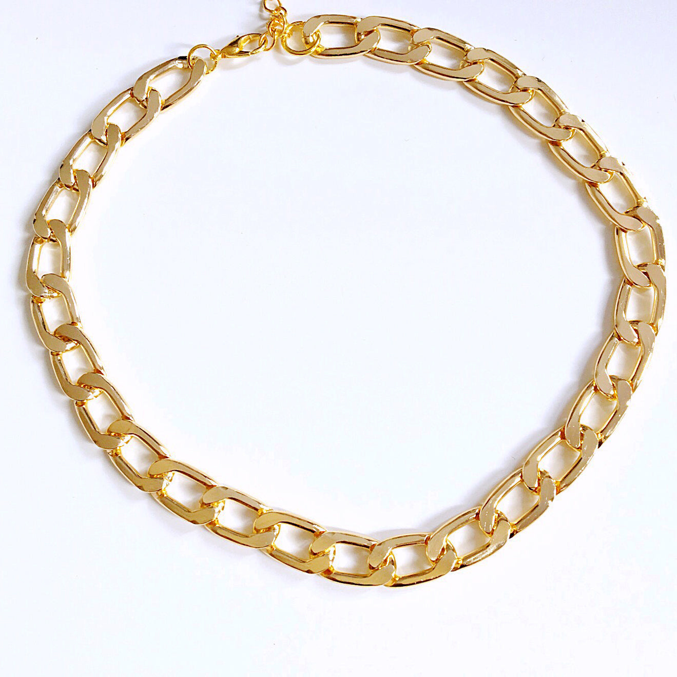 BOLD FLAT CHAIN CHOKER NECKLACE