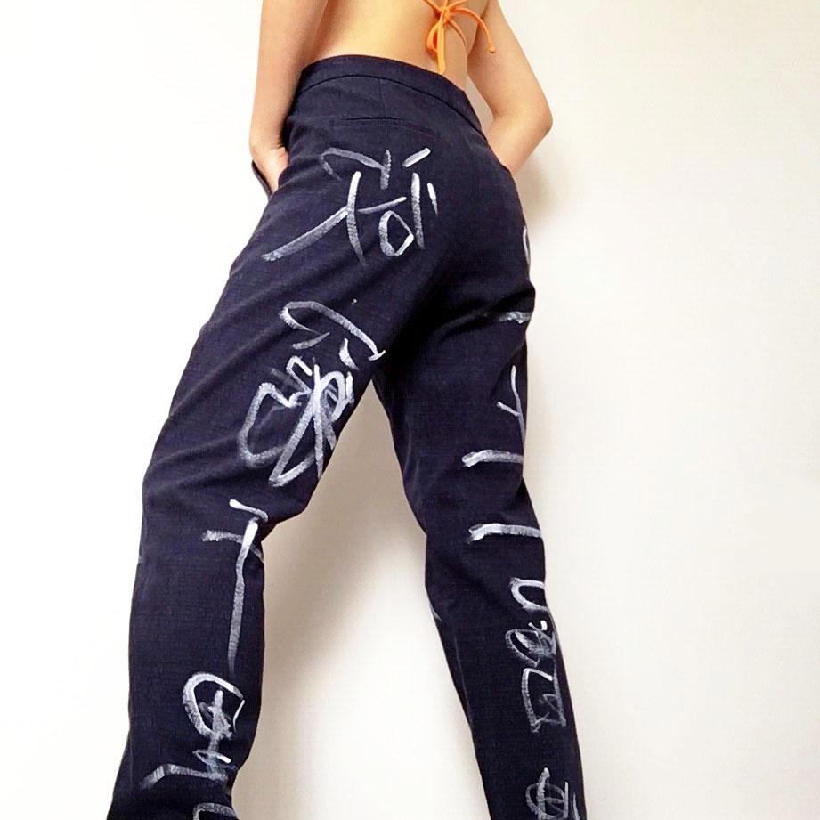 WHITE CHARACTERS NAVY TROUSERS