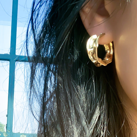 GOLD PLATED TEXTURE CHUNKY HOOP EARRINGS