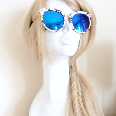 UNISEX MIRROR LENS SUNGLASSES WITH GOLD ARMS