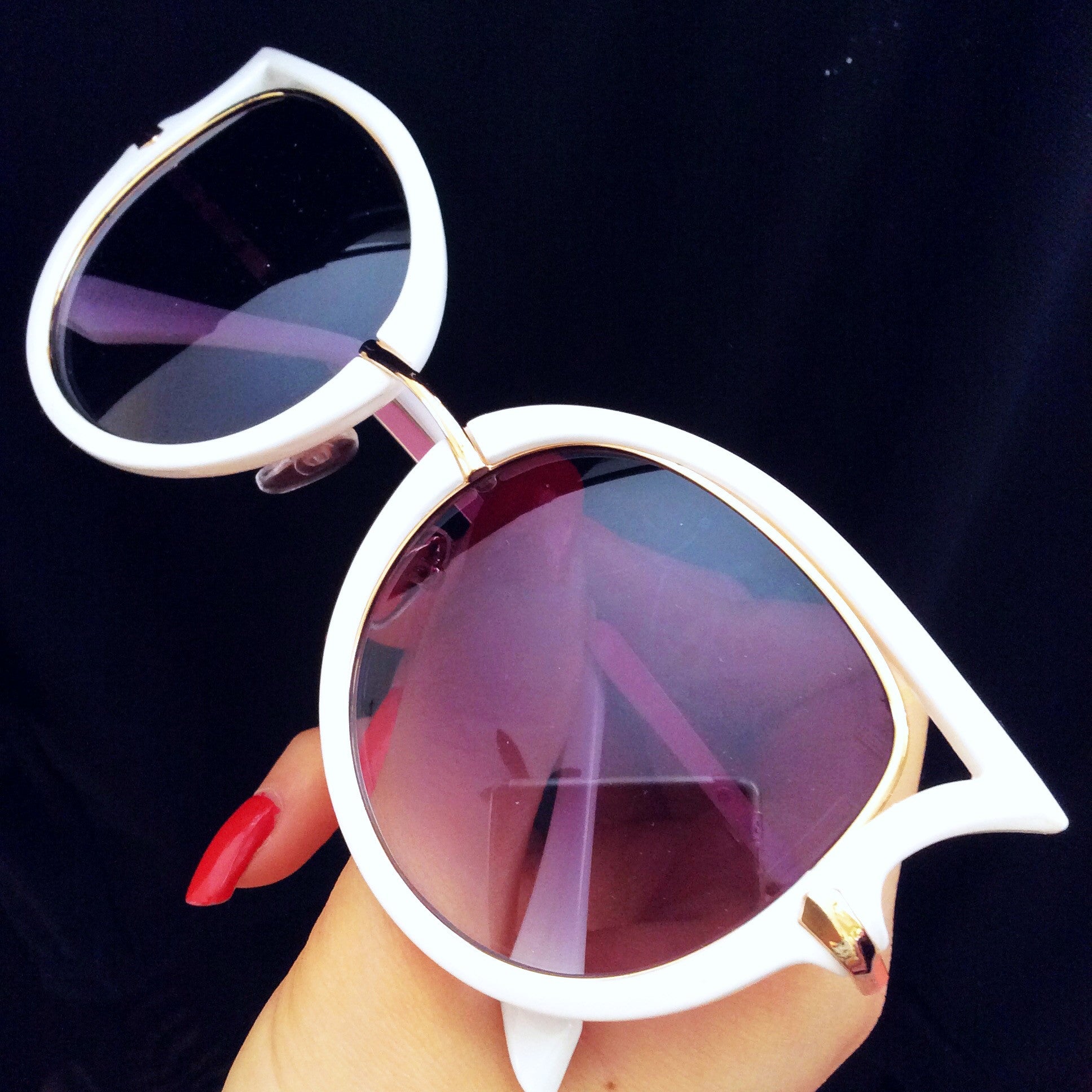 CAT EYE VINTAGE CUT OUT SUNGLASSES