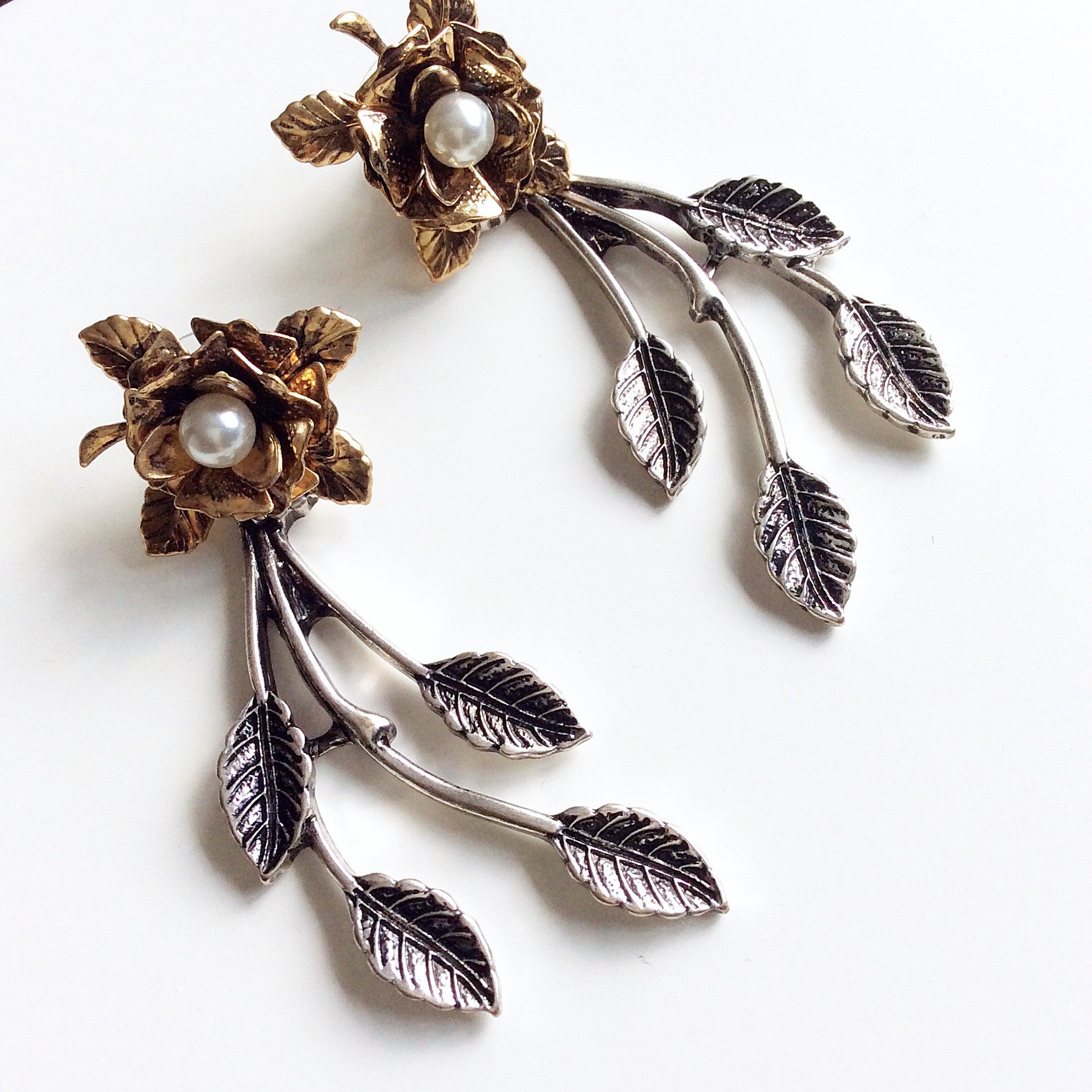 VINTAGE GOLD ROSE REMOVABLE LEAVE STATEMENT EARRINGS