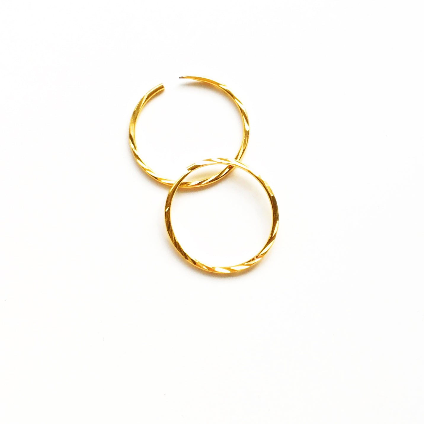 TWIST HOOP EARINGS