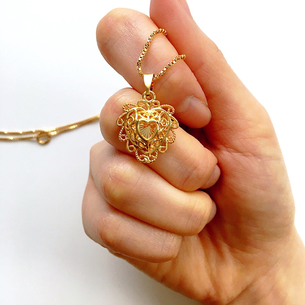 DOUBLE HEART PENDANT NECKLACE