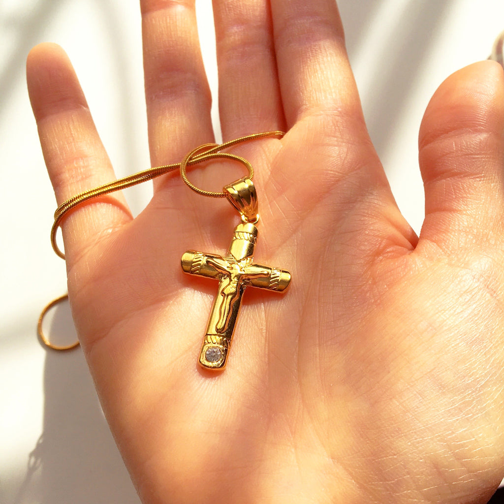 CROSS DIAMANTE PENDANT NECKLACE