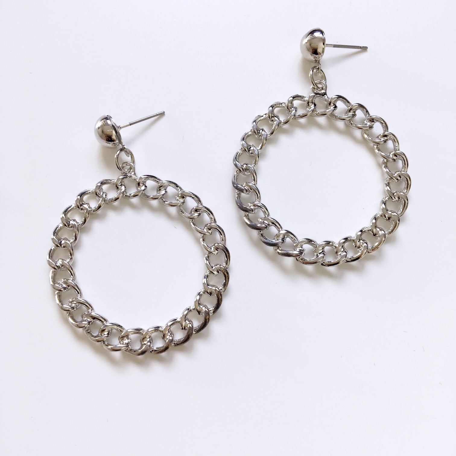 CHAIN CIRCLE HOOP PENDANT EARRINGS