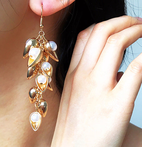 PEARL LEAF LONG EARRINGS