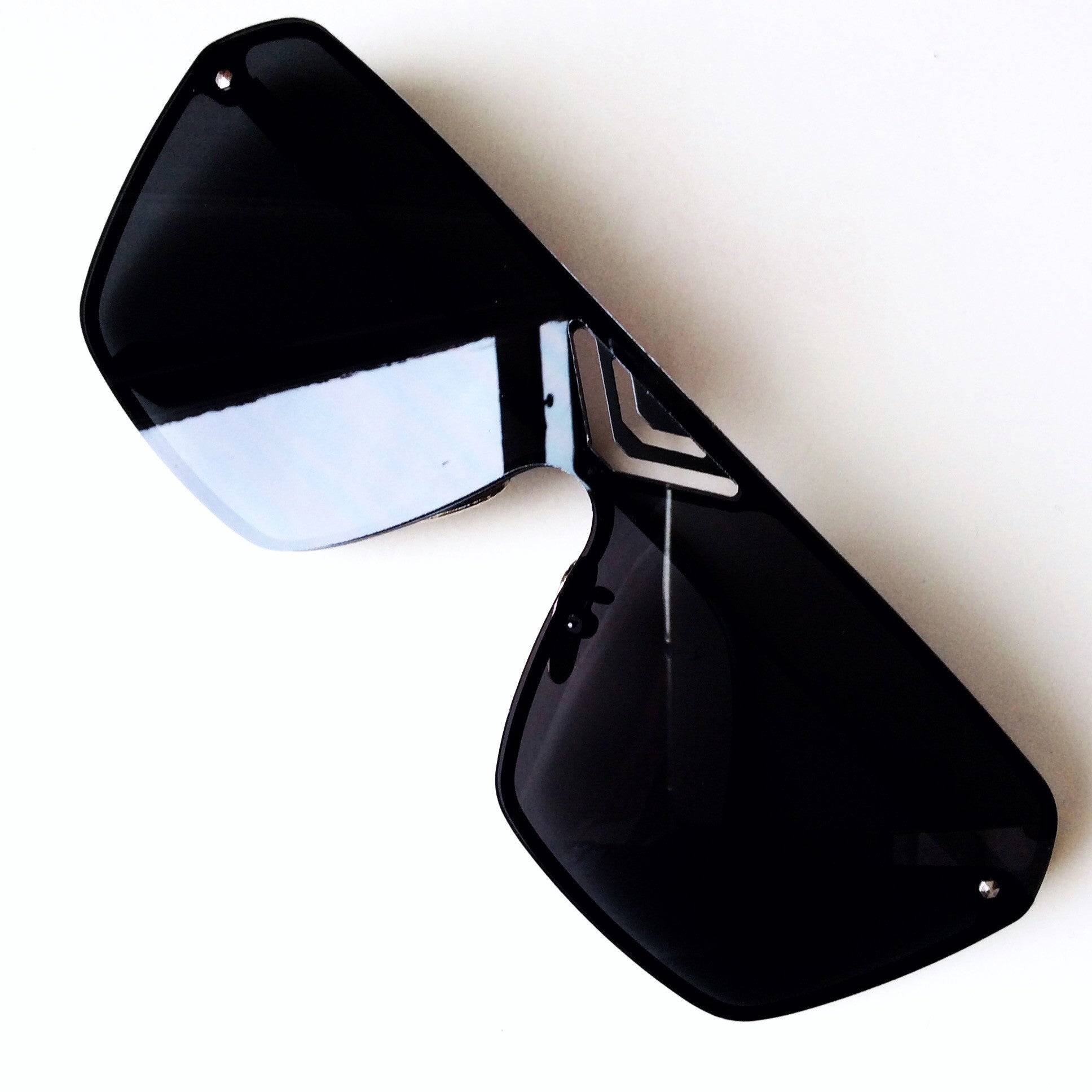 Y2K ONE PIECE SUNGLASSES