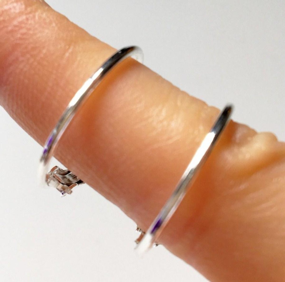 SMALL HOOP EARRINGS