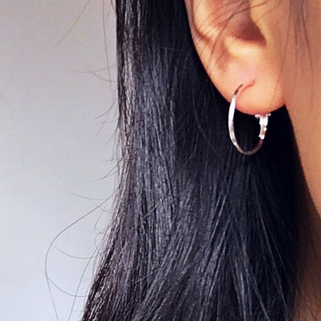 SMALL HOOP EARRINGS