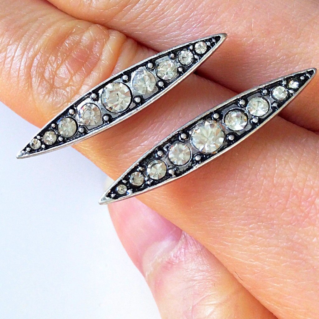 VINTAGE LEAF DIAMANTÉ STUDS