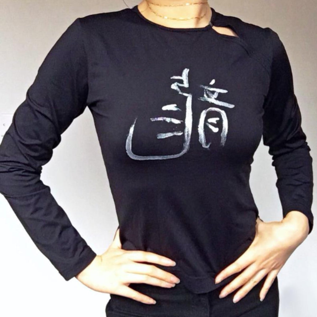 DRAGON CHARACTER SIDE NECK CUT CUT LONG SLEEVES TEE TOP