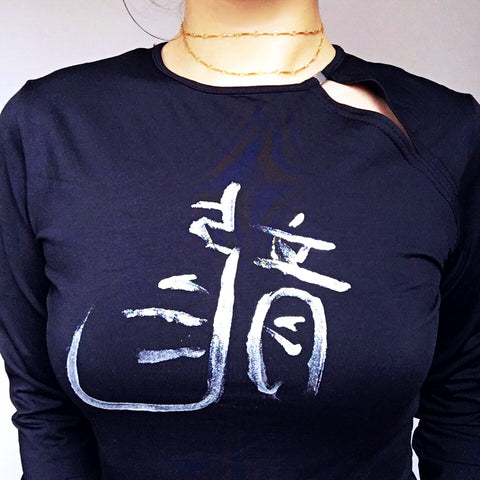 DRAGON CHARACTER SIDE NECK CUT CUT LONG SLEEVES TEE TOP