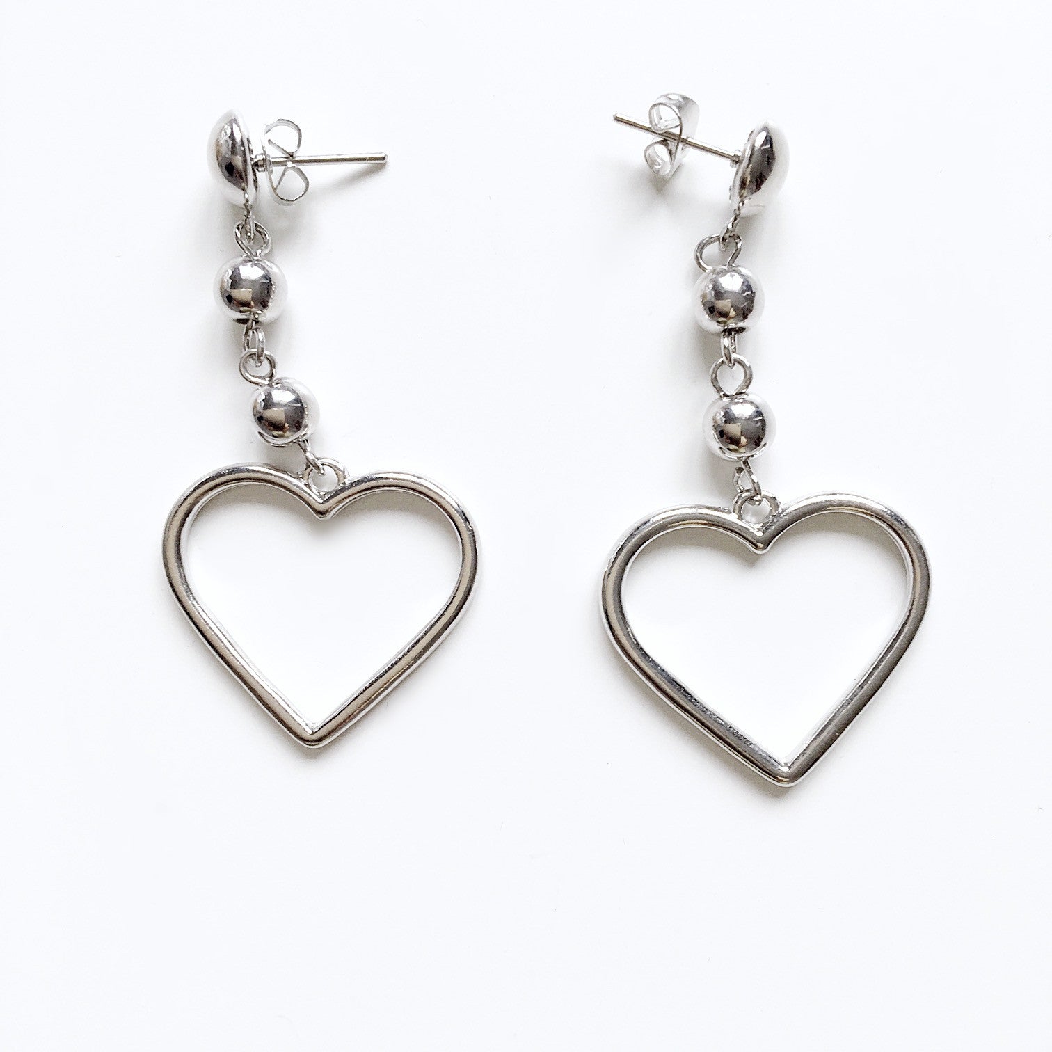 CHAIN BEAD HEART EARRINGS