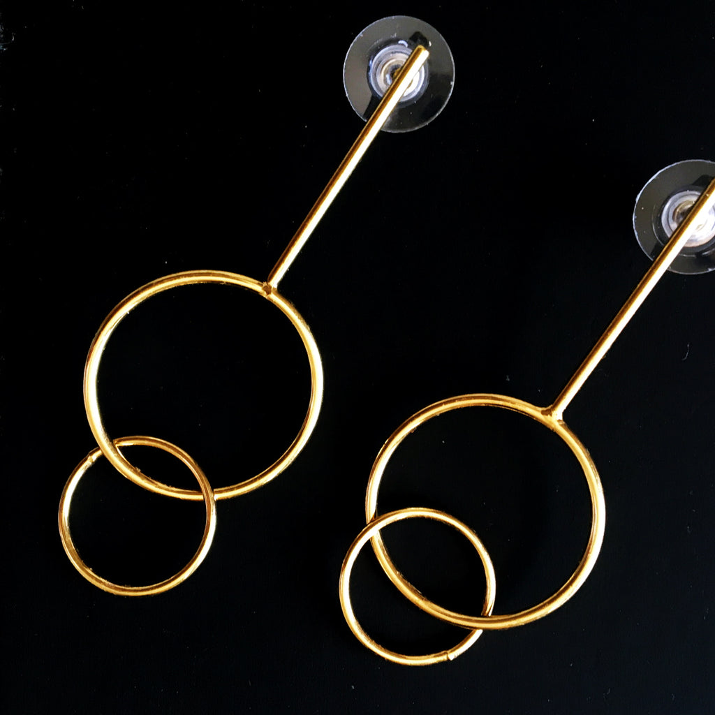 LINE WITH DOUBLE CIRCLES RINGS HOOP PENDANT EARRINGS