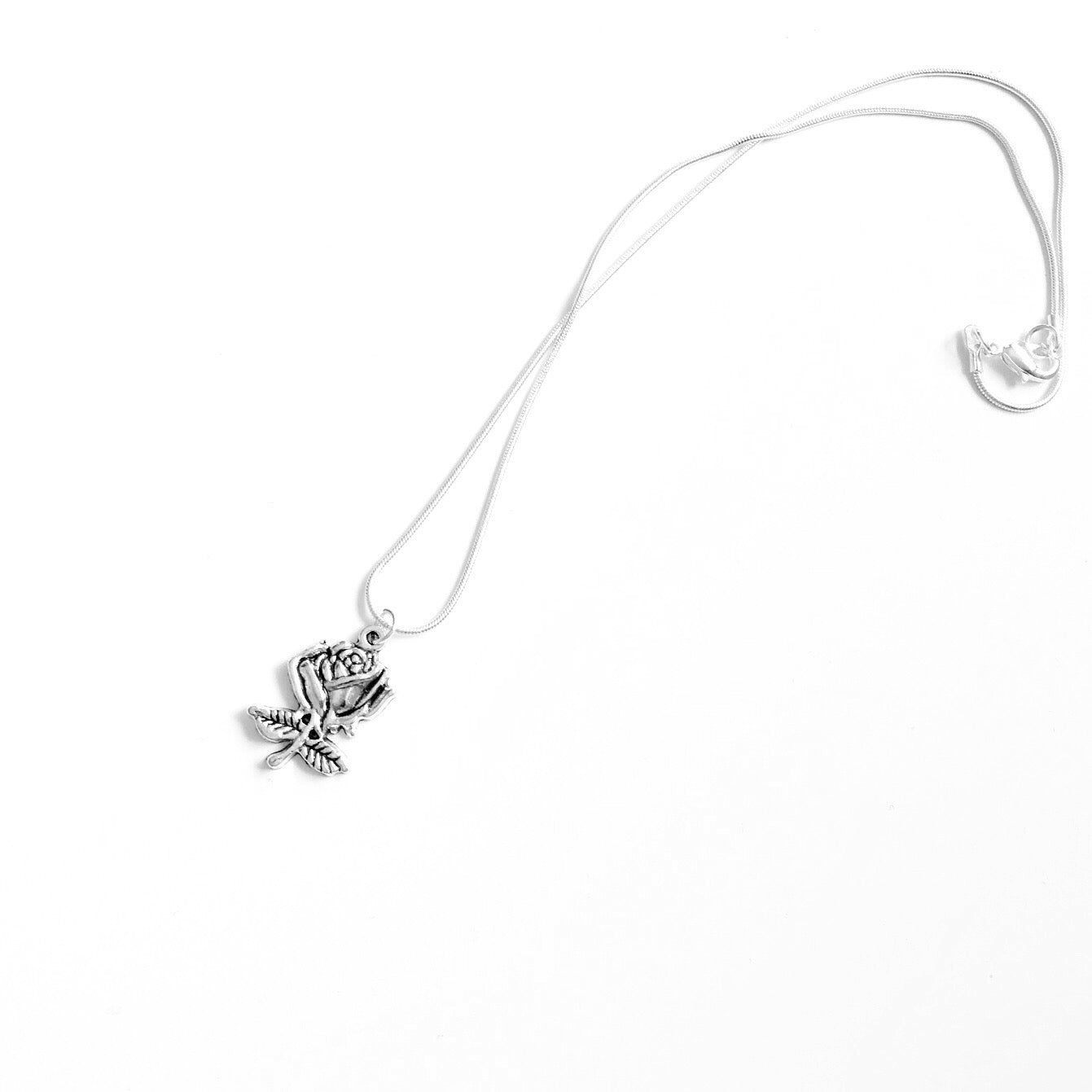 ROSE PENDANT NECKLACE